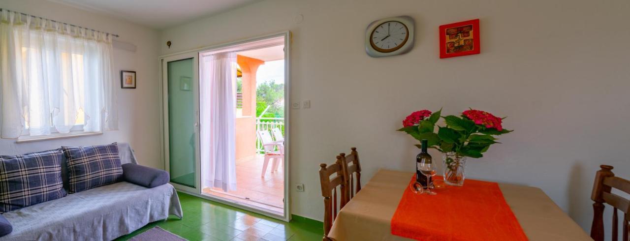 Apartment Tony - 2Bdr Beachfront Jadrija Exterior foto